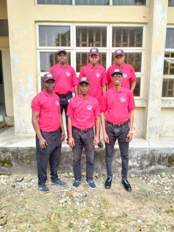 volunteers-770x1024 image